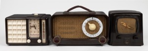 Three brown bakelite mantle radios by ERERSON, ZENITH and NATIONAL, the largest 18cm high.