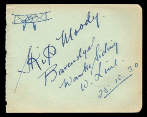 Aerophilately & Flight Covers: Percival Harry "SKIP MOODY" original pen signature on an autograph page together with an illustration of a bi-plane, and "Barcudgel, Wanko Siding, W.Line. 28. 10. 30". Moody was discharged from the AIF in March 1917 and a