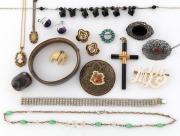 Assorted antique and vintage jewellery including an attractive 9ct gold mounted crucifix pendant, a 9ct gold and cameo necklace, a seed pearl and black enamel mourning bangle (silver gilt) plus others, (qty). Inspection will reward.