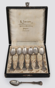 Seven Norwegian silver teaspoons in a fitted box, 20th century, 66 grams total.