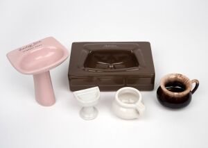 SALESMAN SAMPLES comprising of three hand basins and two chamber pots, brands include FOWLER WARE and ARMITAGE WARE, 20th century, (5 items), the pedestal base 11.5cm high.