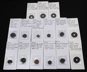 INDIA: PRINCELY STATES: Copper coins including a Bahmani ½ Gani, a Malwa 1 falus, a Gujarat 1½ Tanka, a Delhi 4 Gani, a Mughal Akbar 1 Dam, etc; plus several early CHINESE (Northern Song) copper coins. (Total: 15 items).