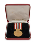 NEW ZEALAND: 1990 New Zealand Commemoration Medal, with ribbon in case of issue; together with the miniature. (2 items).
