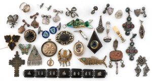 Assorted antique and vintage jewellery, silver thimble, antique seal with turned ivory handle, marcasite, 19th/20th century, (qty)