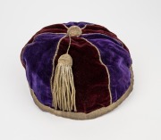 AN AUSTRALIAN KANGAROO TOUR TEAM 1912 HONOUR CAP, awarded to a member of the team which toured Great Britain, where they became the first-ever touring side to win The Ashes; maroon and deep navy velvet, with wire embroidered "ARL (kangaroo) AUSTRALIAN" ov - 4