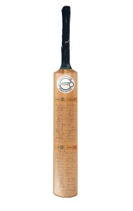1992 WORLD CUP: Full-size cricket bat signed to front and reverse by all 9 teams, with more than 120 signatures including Allan Border, Steve Waugh, Martin Crowe, Sachin Tendulkar, Brian Lara, Allan Donald, Imran Khan, and Alec Stewart.