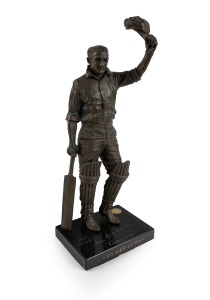 DON BRADMAN: 1999 bronze statuette "Don Bradman - Lord's 1930 - The Great Man" by Tanya Bartlett, limited edition #999/2500, signed and editioned on the bat, raised on marble base, overall height 39cm; offered with timber case.