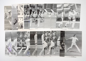 SIGNED POSTCARDS: Group of twenty-one cricketer postcards, of which eleven bearing the original signature of the cricketer depicted, including those of Glenn Turner, Viv Richards, Richard Hadlee, Robin Smith, Geoffrey Boycott, and Derek Underwood. (21 items)