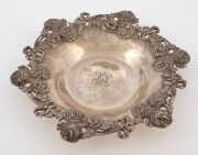 TIFFANY & Co. American sterling silver floral dish, circa 1900, stamped "Tiffany & Co. Makers, Sterling Silver, 925-1000", 14cm diameter, 100 grams - 3