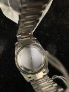 OMEGA "Seamaster" quartz Aqua Terra gent's wristwatch in stainless steel case and bracelet with baton numerals and date window; together with an Omega branded stand. - 7