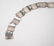 A Chinese export silver belt adorned with Chinese characters, 19th/20th century, stamped "Silver, H. K.", 89cm long, 130 grams. - 9