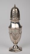 An antique Chinese export silver sugar caster, 19th/20th century, seal mark to base, ​​​​​​​16.5cm high, 120 grams. - 3