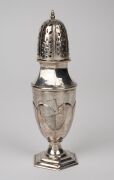 An antique Chinese export silver sugar caster, 19th/20th century, seal mark to base, ​​​​​​​16.5cm high, 120 grams. - 4
