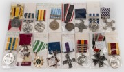 A small range of medals, most are replicas (or appear to be). (Total: 16 items).