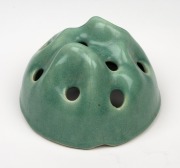MELROSE WARE green glazed pottery possum trough with original flower aide frog (rare), factory mark to base "Melrose Ware, Australian", 11cm high, 34cm wide. - 4