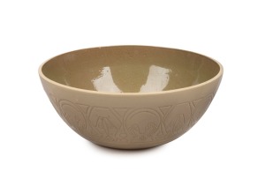 BROCWARE pottery bowl with Art Deco decoration, incised "Brocware", 8cm high, 22cm wide.