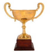 A MAGNIFICENT SOLID GOLD HORSE RACING TROPHY - "BREEDER'S PLATE", S.R.P.T.C., DENILIQUIN, December 1951. A superb classical-style two handled cup in 18ct yellow gold (758gm), awarded to Mrs. A.J. Webb's "BUCKULANA", ridden by jockey K. McMahon, as engrave - 2
