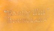 A MAGNIFICENT SOLID GOLD HORSE RACING TROPHY - "BREEDER'S PLATE", S.R.P.T.C., DENILIQUIN, December 1951. A superb classical-style two handled cup in 18ct yellow gold (758gm), awarded to Mrs. A.J. Webb's "BUCKULANA", ridden by jockey K. McMahon, as engrave - 3