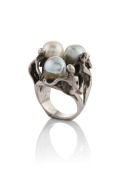 ALBERT STEEN (attributed) vintage Australian silver designer ring, set with three pearls, circa 1970's, ​​​​​​​23 grams total.