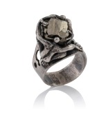 MATCHAM SKIPPER (attributed) vintage Australian silver figural ring, set with natural mineral specimen, circa 1970's, ​​​​​​​24 grams total.