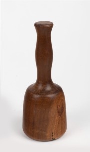 SCHULIM KRIMPER (1893-1971) turned Australian hardwood mallet, mid 20th century, 21cm long.