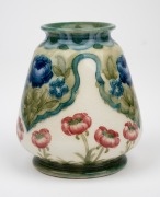 MOORCROFT "Poppy & Forget Me Nots" early pottery vase on cream ground, stamped "MACINTYRE, Burslem, England, MADE FOR PRINGLE'S Ltd." with green signature "Moorcroft", 10cm high. - 2