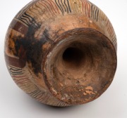 A Nazca pottery stirrup pot with jaguar handle and hand-painted decoration, unknown age, ​​​​​​​21cm high. - 7