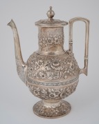 An ornate antique sterling silver coffee pot with floral repousse decoration, retailed by Mansfield & Baird, 19th century, stamped "STERLING", ​​​​​​​27cm high, 870 grams. - 2