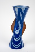 WILKINSON "Yoyo" English Art Deco porcelain vase, circa 1930, stamped "Wilkinson Ltd. Burslem England, Royal Staffordshire Pottery", 23cm high. - 2
