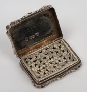 NATHANIEL MILLS antique silver vinaigrette with engraved town scene to the top, made in Birmingham, circa 1846, 3.5cm wide. - 3
