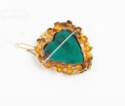 An antique Colonial yellow gold heart shaped brooch, set with polished malachite, South Australian origin, 19th century, 4.5cm high, 18.3 grams total. - 2
