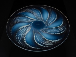 LALIQUE "Fleurons" French opalescent glass platter, acid etched "R. LALIQUE, FRANCE", ​​​​​​26.5cm diameter.