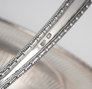 A sterling silver bread basket, made in Sheffield, 20th century, 24cm high, 33cm wide, 614 grams. - 3