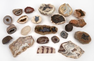 MINERAL SPECIMENS & CRYSTALS including some handsome thunder egg examples, (qty).