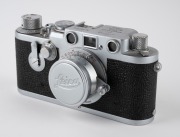 LEITZ: Red-dial (self-timer, Wetzlar) Leica IIIf film camera [#723686], c. 1950, with Elmar 50mm f3.5 lens [#1122175] and Leica lens cap. - 3