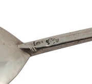 An antique English slip top sterling silver spoon, made by the specialist spoon maker William Cawdell of London in 1585, 15cm long, 38 grams. - 2
