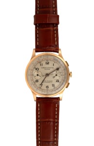 430 · A vintage Swiss chronograph automatic wristwatch in 18ct gold case, 4cm wide including crown.