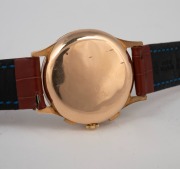 A vintage Swiss chronograph automatic wristwatch in 18ct gold case, 4cm wide including crown. - 2
