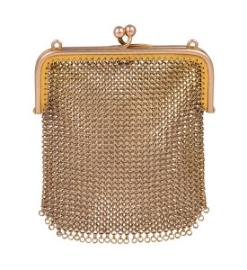 An antique 9ct gold mesh purse, early 20th century, stamped "375", 7.5cm wide, 41 grams total.
