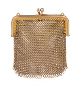 An antique 9ct gold mesh purse, early 20th century, stamped "375", 7.5cm wide, 41 grams total.