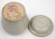 An antique Chinese porcelain lidded pot, Qing Dynasty, 17th/18th century, 7.5cm high. ​​​​​​​PROVENANCE: The Rod Thomas Collection, Melbourne. - 4