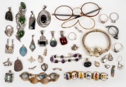 Assorted pendants, jewellery, spectacles, bracelets, etc, mostly silver, (qty).