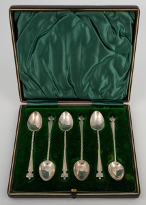 A set of six antique English sterling silver coffee spoons in original plush fitted box, made in Sheffield, circa 1900, 9.5cm long, 43 grams total.