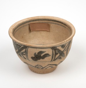 199 · An Annamese blue and white porcelain tea bowl, 15th/16th century, 5cm high, 7.5cm diameter. ​​​​​​​PROVENANCE: The Rod Thomas Collection, Melbourne.