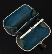 An antique ivory coin purse with blue silk interior, 19th century, ​​​​​​​7.5cm wide. - 3