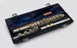 EMERSON vintage American flute in case, 20th century, the case 42cm wide.
