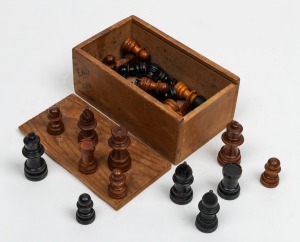 Vintage turned wooden chess pieces in box, early to mid 20th century, the kings 7.5cm high, 3cm diameter.