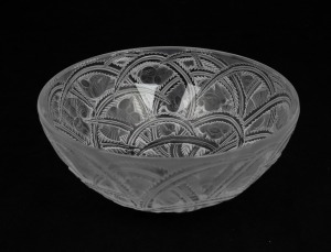LALIQUE French Art Deco glass bowl with bird decoration, engraved "Lalique, France", and bearing original label, 9.5cm high, 23.5cm wide.
