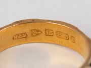 An antique English 15ct gold mourning ring with woven hair and seed pearls, circa 1840, ​​​​​​​3 grams. - 2