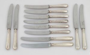 WHITEHILL vintage English knives in two sizes with sterling silver handles, 20th century, (12 items), 21.5cm and 24cm long.